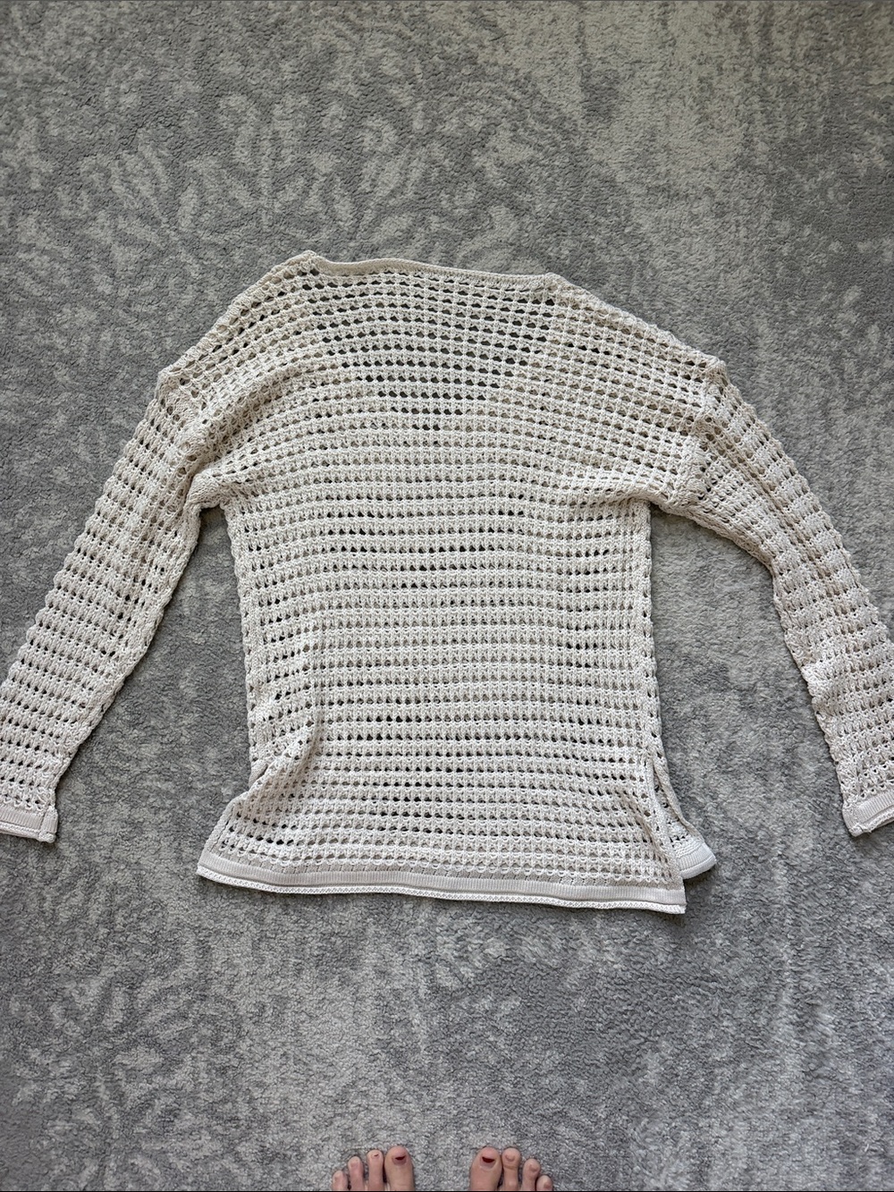 SHEIN Long sleeve v neck crochet beach cover up- size small - Picture 4 of 4